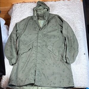 Vintage 80s US Army Military
Night Desert Camouflage
Camo Fishtail Parka, Large